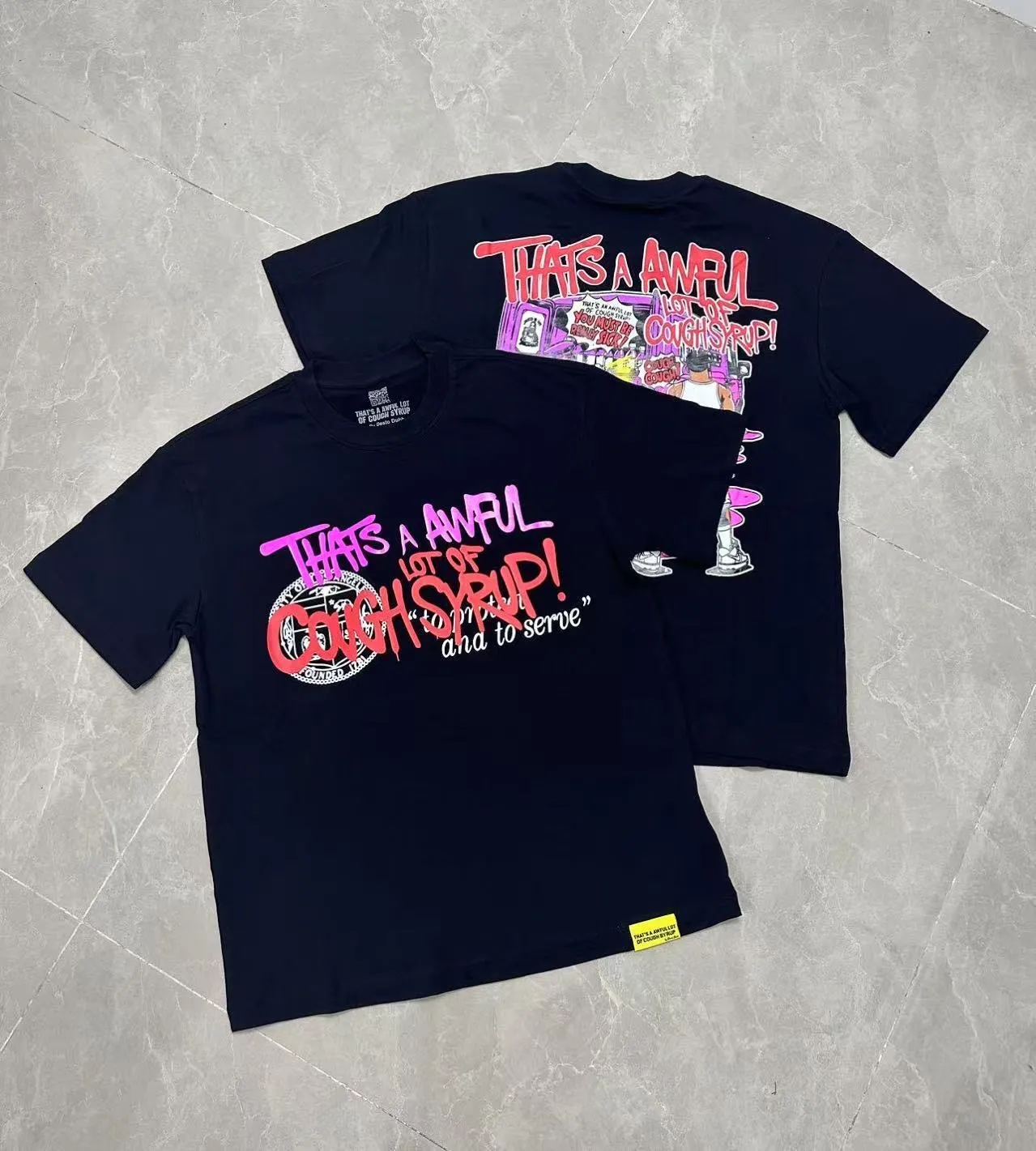 #Black ｜ THAT'S A AWFUL LOT OF COUGH SYRUP In Stock Real shot American simple trendy brand loose casual T-shirt Fabric (fabric): 32 counts Weight combed double yarn pure cotton Sizes (size): S-M L X L Color (colour): Black 👉